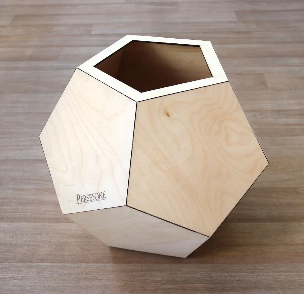 Πεντάγωνη ξύλινη γλάστρα 3d