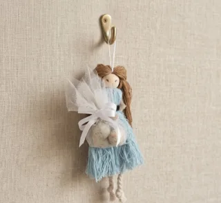 χειροποίητη μπομπονιέρα κούκλα macrame